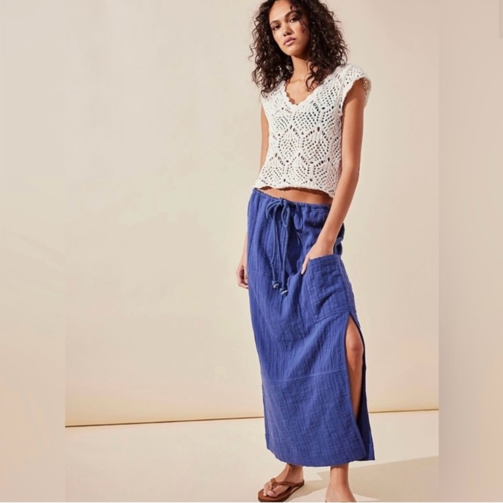 Free People Mid Length Skirt Color Blue Size Medium